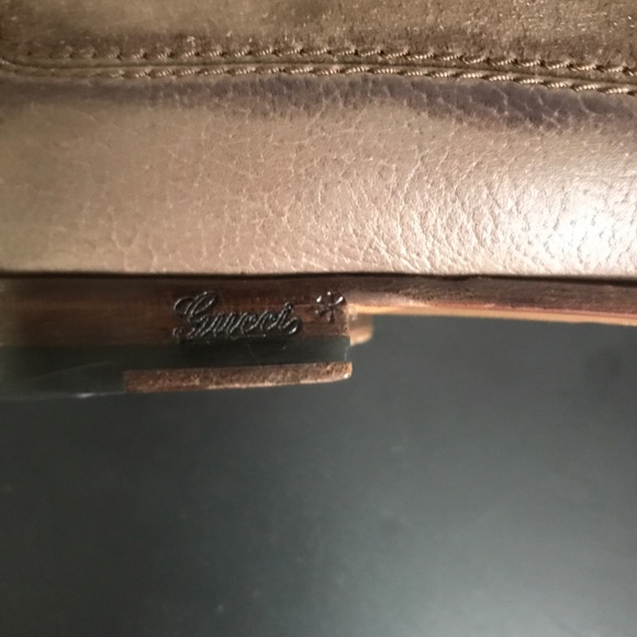 Gucci taupe leather suede loafer w/ tassels & vibram rubber sole and heal guard - Picture 10 of 12